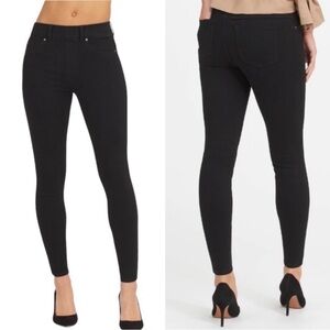 Spanx ankle skinny jeans - clean black pull on - size large